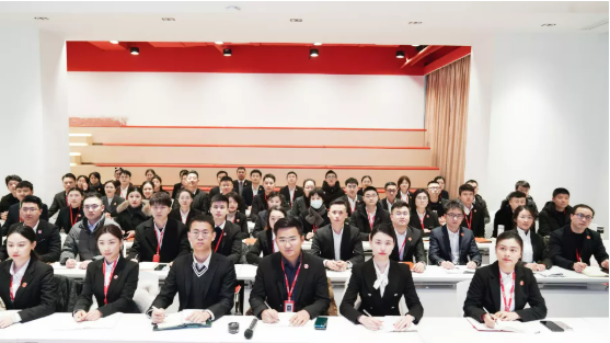 為2022年開局之戰(zhàn)夯基礎(chǔ)、扎根基！東方龍商務(wù)集團年度培訓(xùn)大會成功舉行