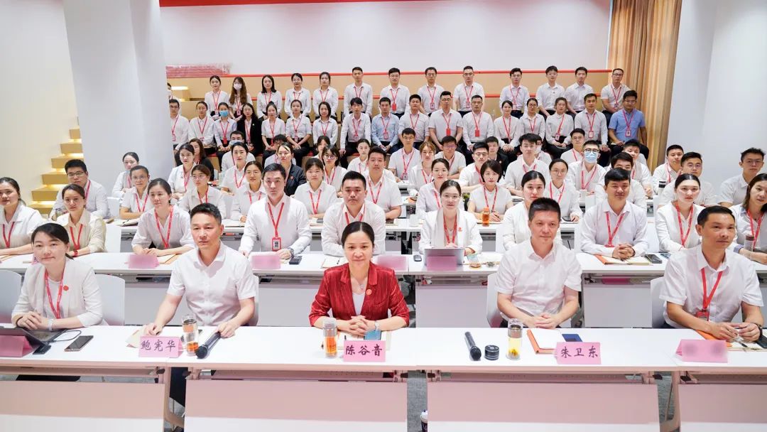 燃情征戰(zhàn)，決勝?zèng)Q戰(zhàn)下半年！東方龍商務(wù)集團(tuán)成功舉行6-7月份月度總結(jié)會(huì)