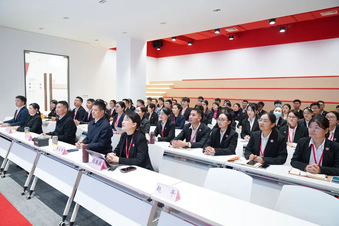 聚焦重點，拓寬渠道，重“精”重“效”，推動落地！11月中旬，集團(tuán)成功通過33個優(yōu)質(zhì)投資選址項目