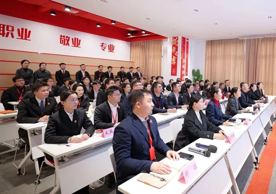 錨定戰(zhàn)略方向，攻堅“國五上頭外”優(yōu)質(zhì)項目！3月上旬，集團共33個優(yōu)質(zhì)投資選址項目通過評估